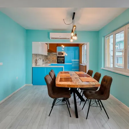 Popovich Apartment Warna