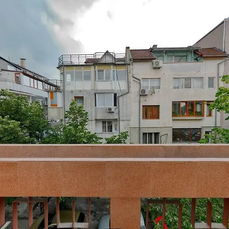 Apartment Popovich Warna