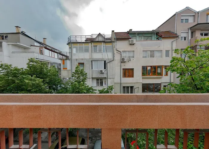 Apartment Popovich Warna